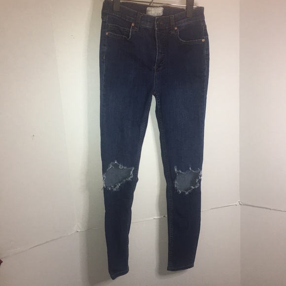 FREE PEOPLE DISTRESSED JEANS SIZE 27